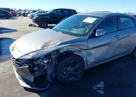 2021 Hyundai Elantra Sel z USA, uszkodzony, nr VIN KMHLS4AG5MU193783